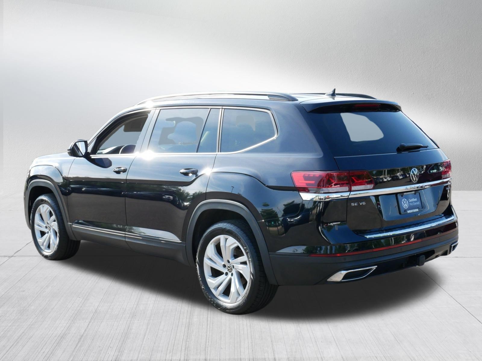 Certified 2023 Volkswagen Atlas SE w/ Panoramic Sunroof Package AWD/4WD image 5