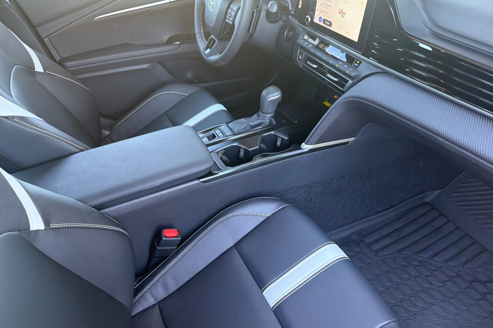 Used 2026 Toyota Camry SE FWD image 19