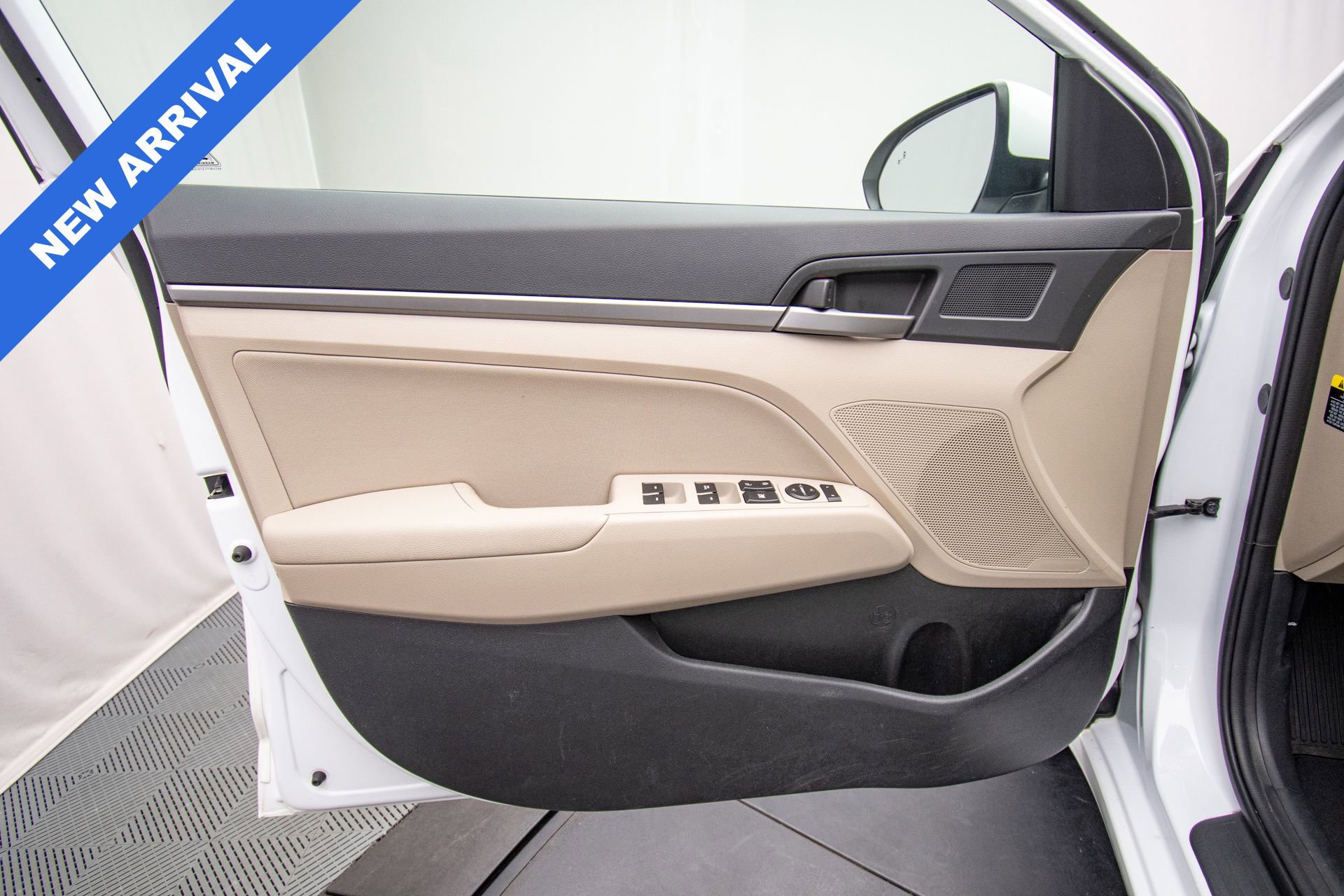 Used 2017 Hyundai Elantra Value Edition FWD image 21