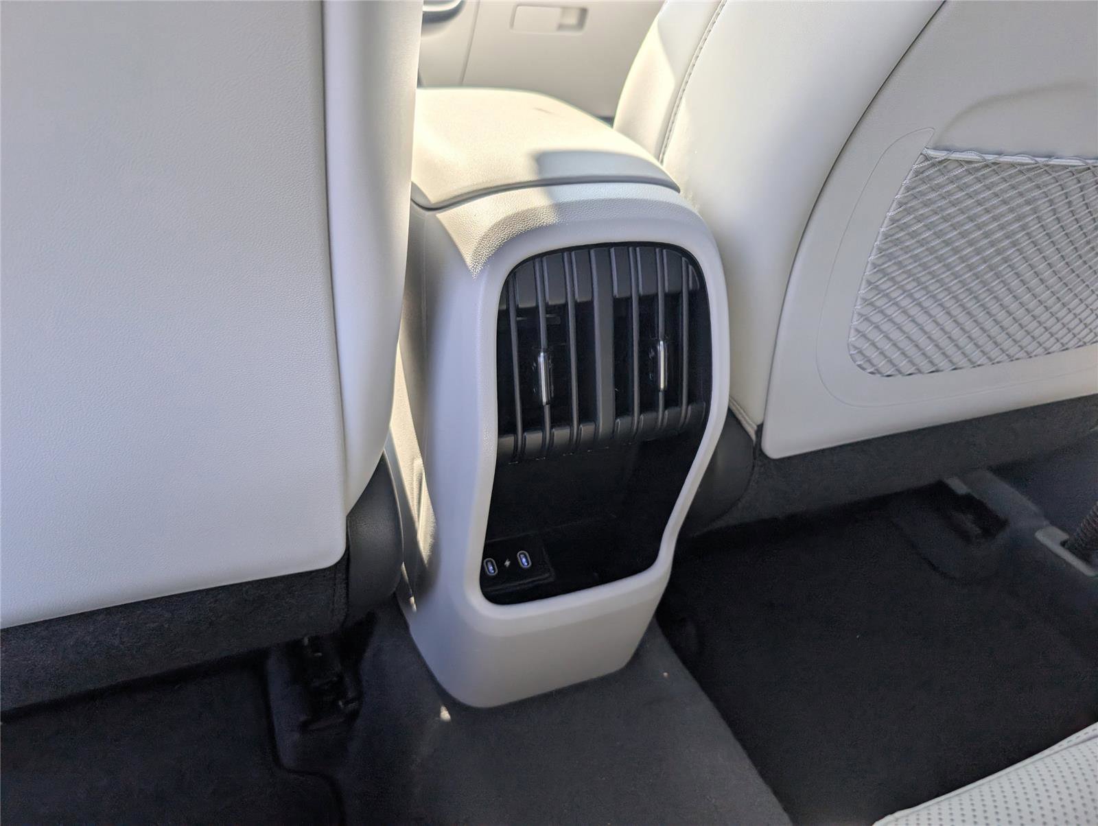 Used 2024 Hyundai Kona Limited image 29