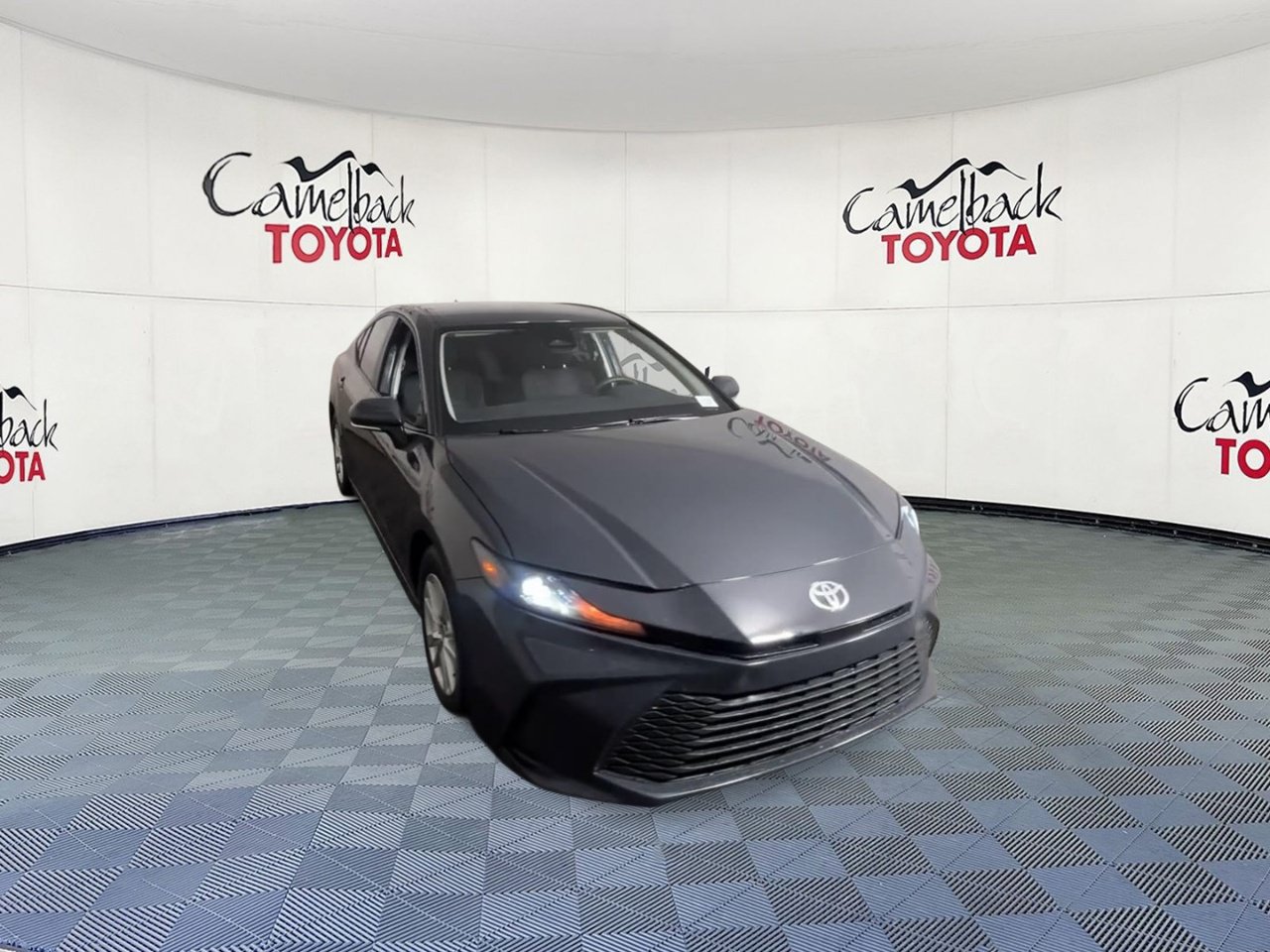 Used 2025 Toyota Camry LE FWD image 4