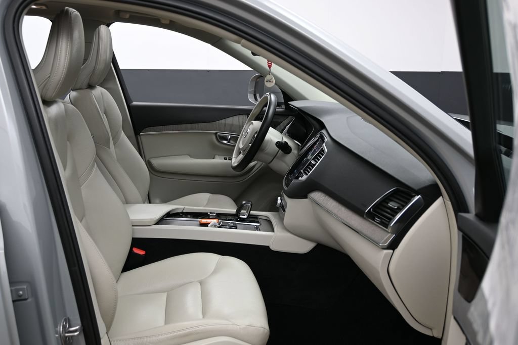 Used 2024 Volvo XC90 T8 Plus AWD/4WD image 38