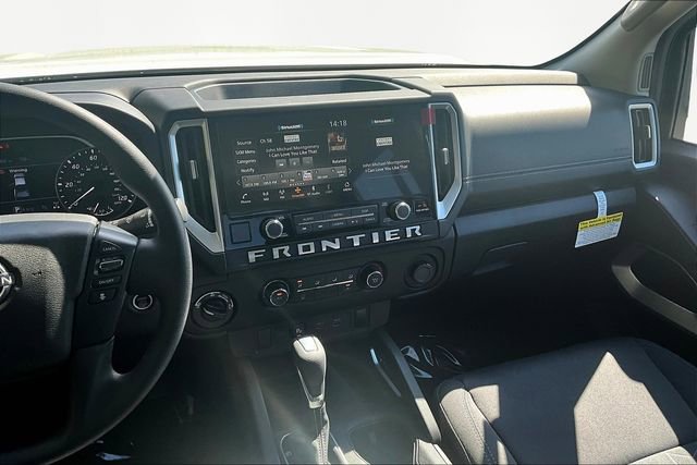 Used 2025 Nissan Frontier SV image 9