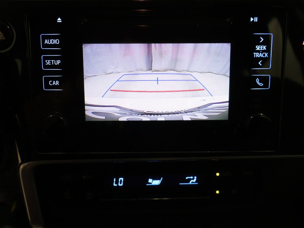 Used 2018 Toyota Corolla LE FWD image 24