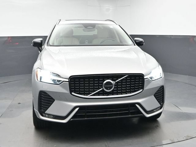 Used 2024 Volvo XC60 B5 Plus AWD/4WD image 2