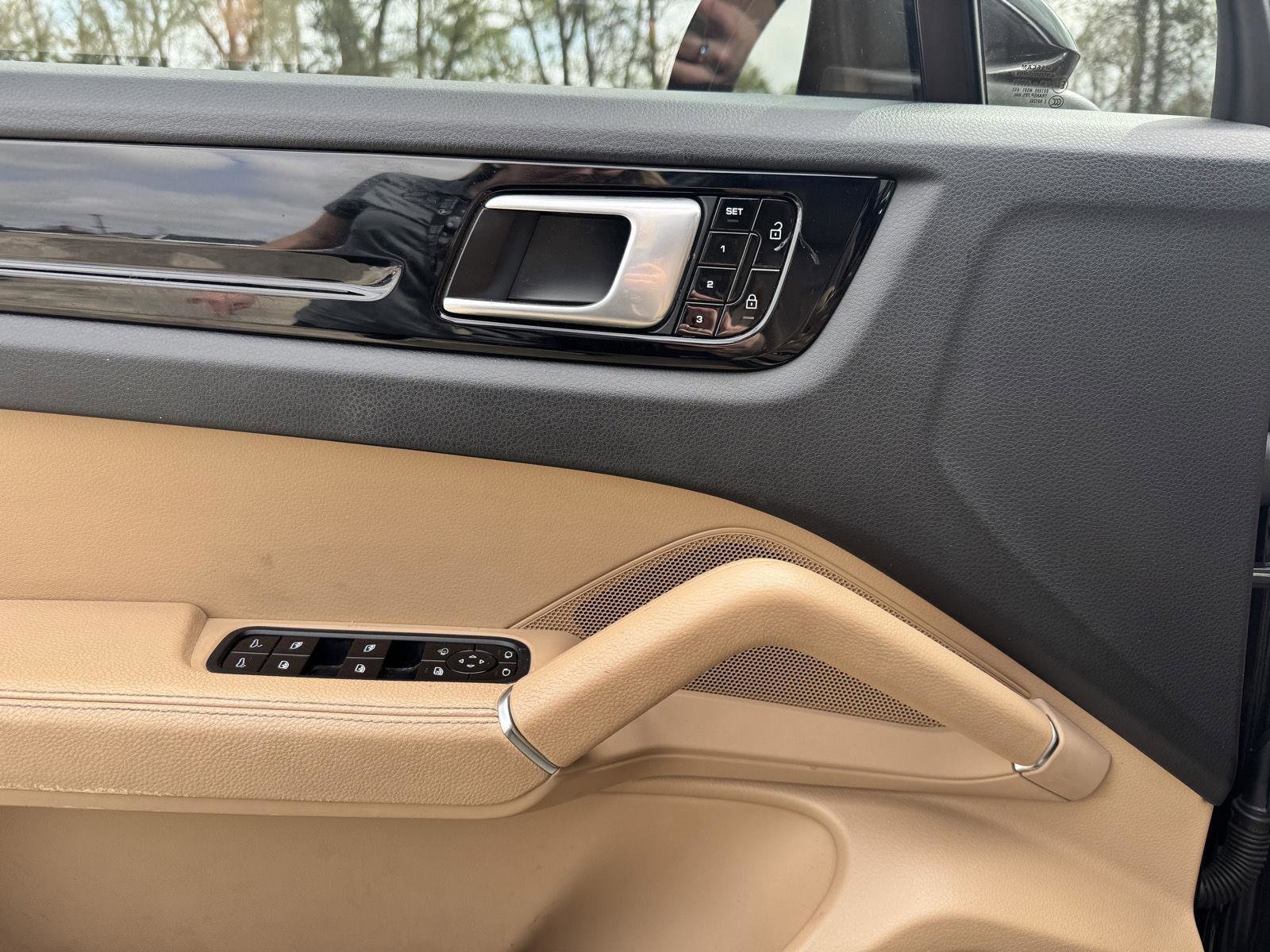 Used 2019 Porsche Cayenne image 6