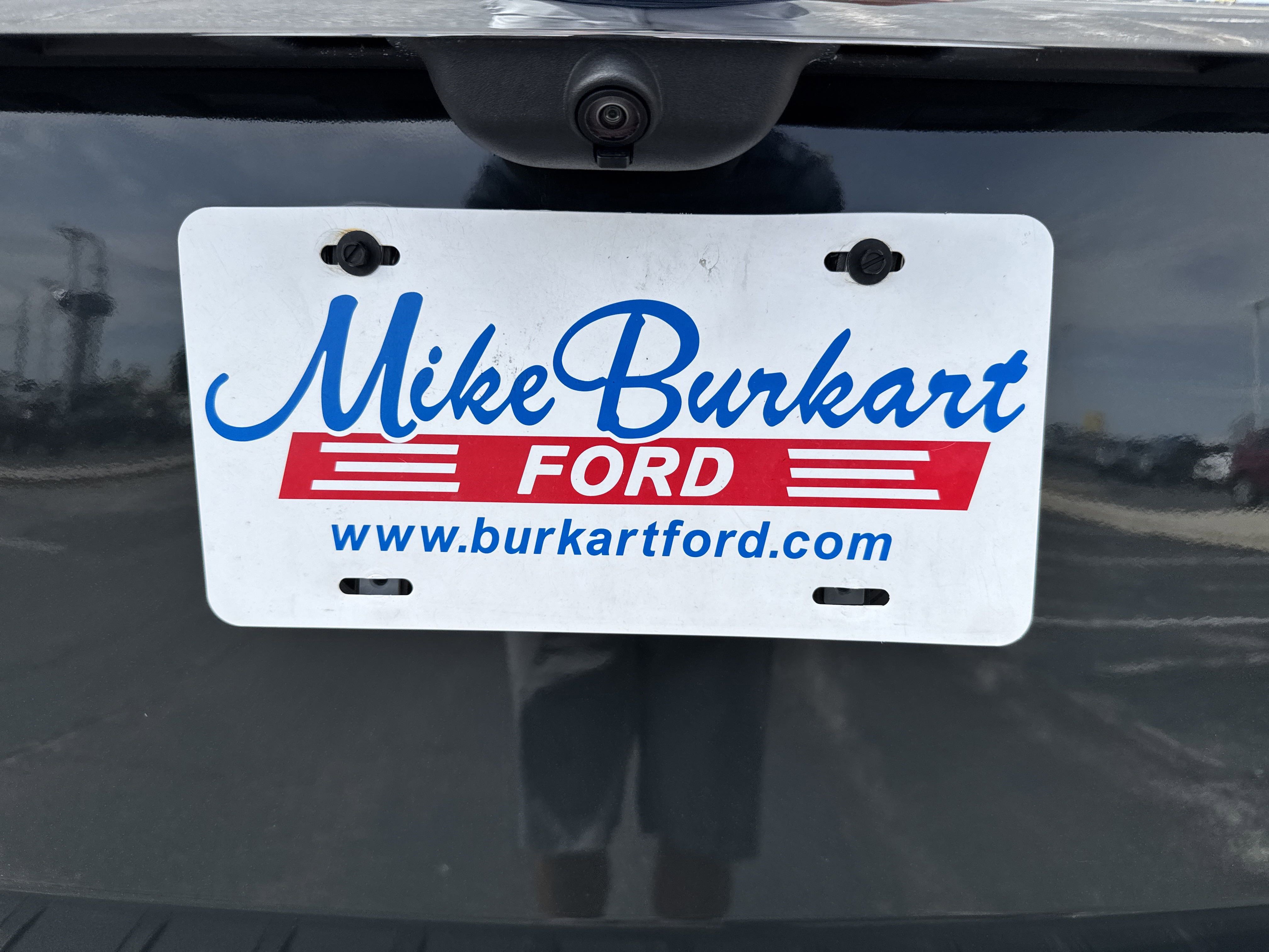 Used 2022 Ford Explorer XLT w/ Equipment Group 202A image 7