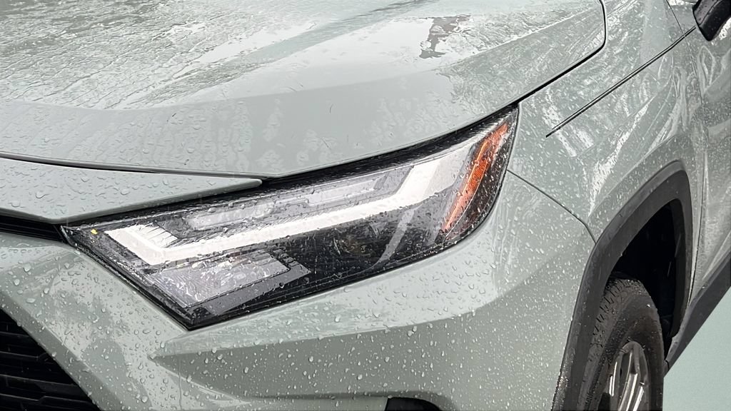 Certified 2022 Toyota RAV4 XLE Premium AWD/4WD image 25