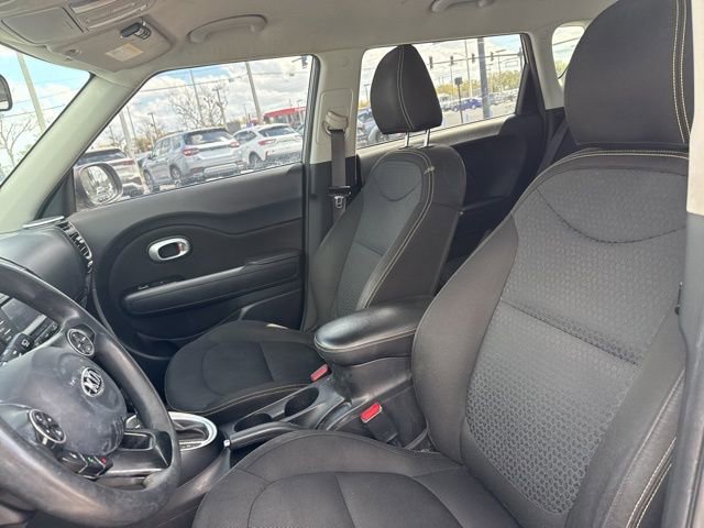 Used 2016 Kia Soul + image 7