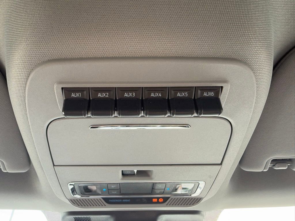 New 2026 Ford F250 Lariat w/ Black Appearance Package image 32