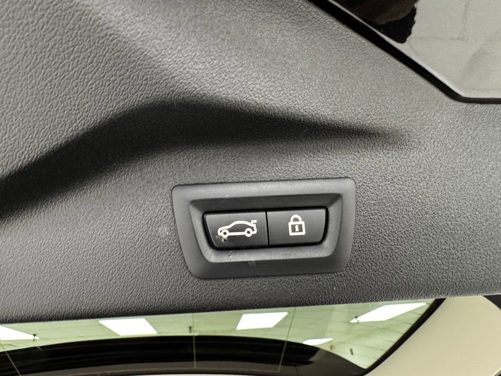 Used 2022 BMW X7 xDrive40i w/ Executive Package image 40