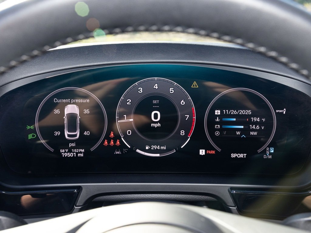 Used 2024 Porsche Cayenne Coupe image 27