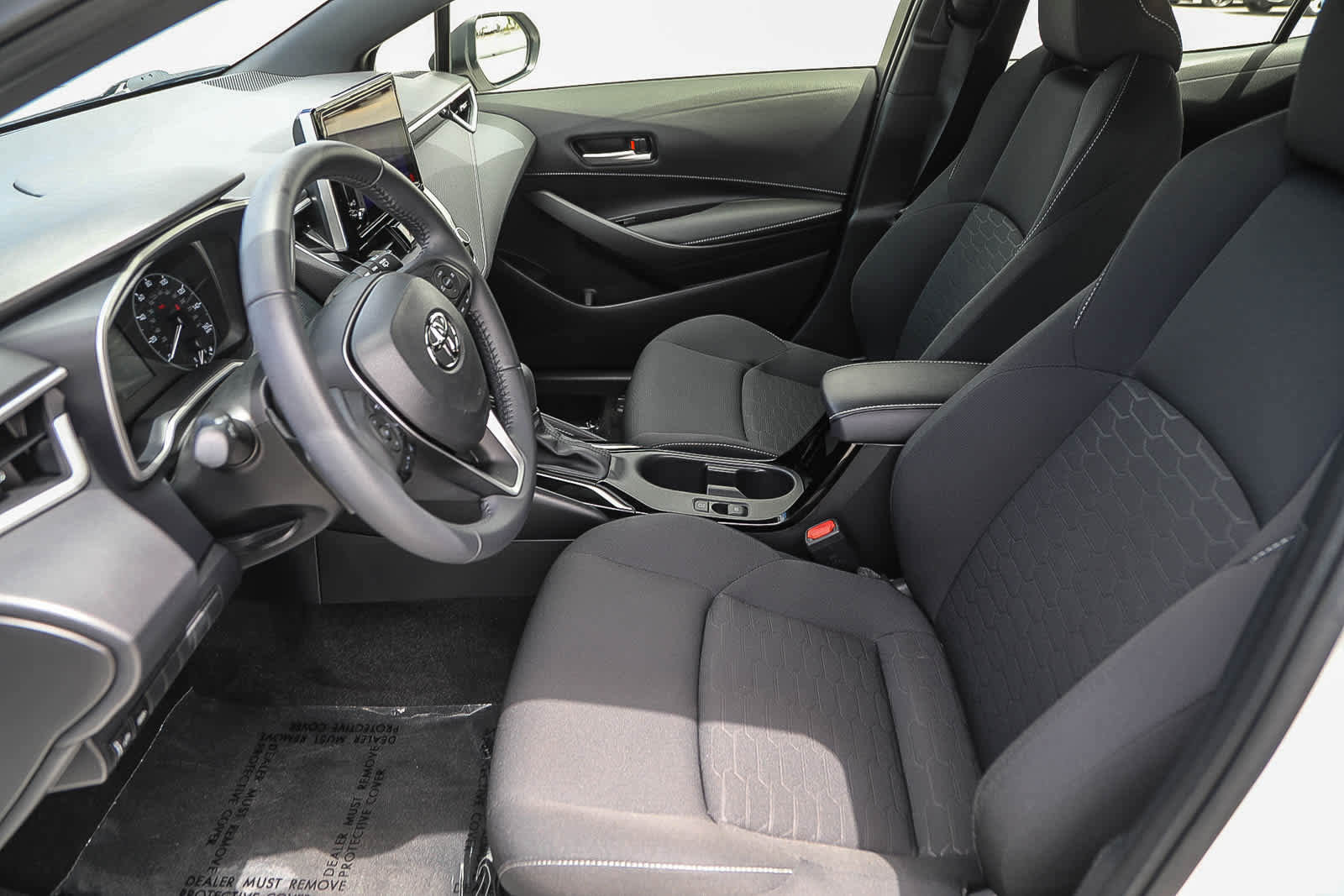 Certified 2025 Toyota Corolla SE w/ SE Package FWD image 17