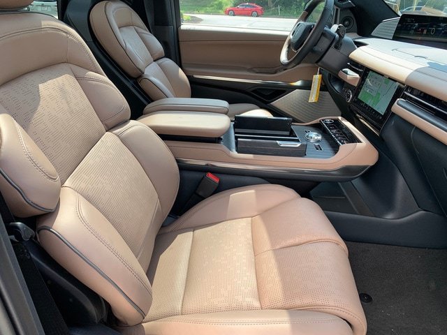 New 2026 Lincoln Navigator Black Label AWD/4WD image 11