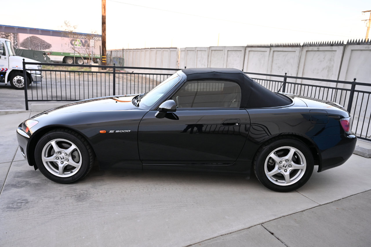 Used 2001 Honda S2000 image 4