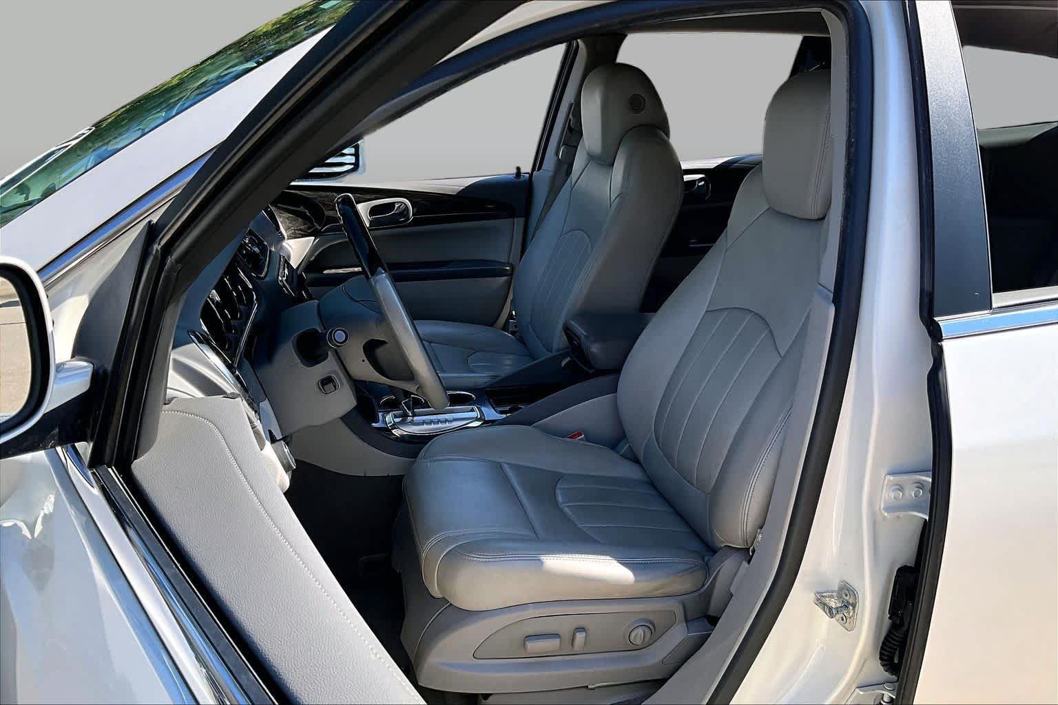 Used 2013 Buick Enclave Premium FWD image 7