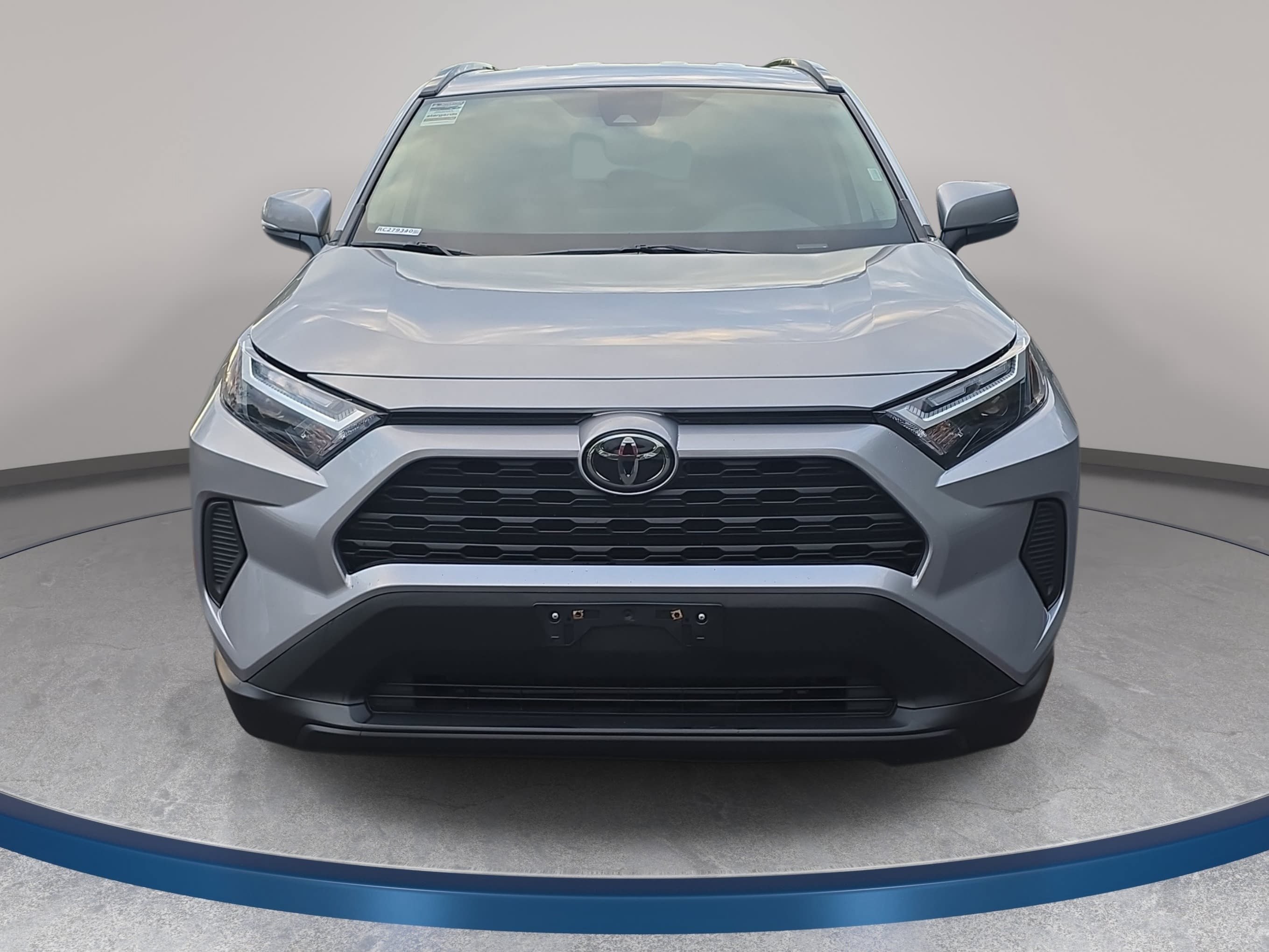Used 2024 Toyota RAV4 XLE FWD image 2