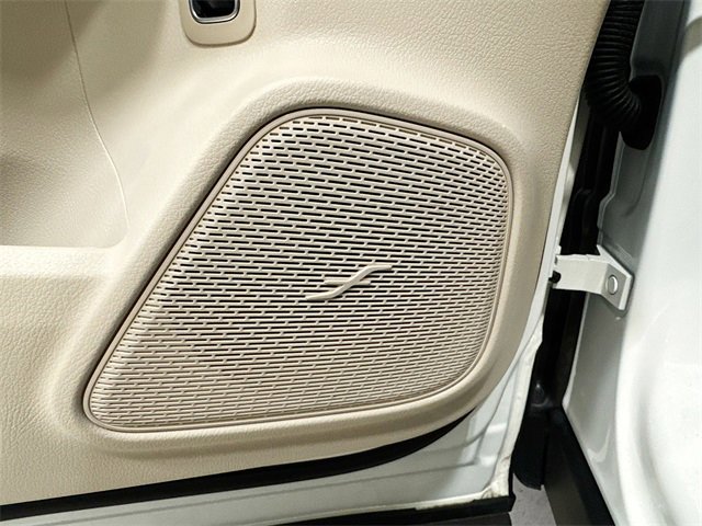 Certified 2024 Mercedes-Benz GLB 250 4MATIC image 19