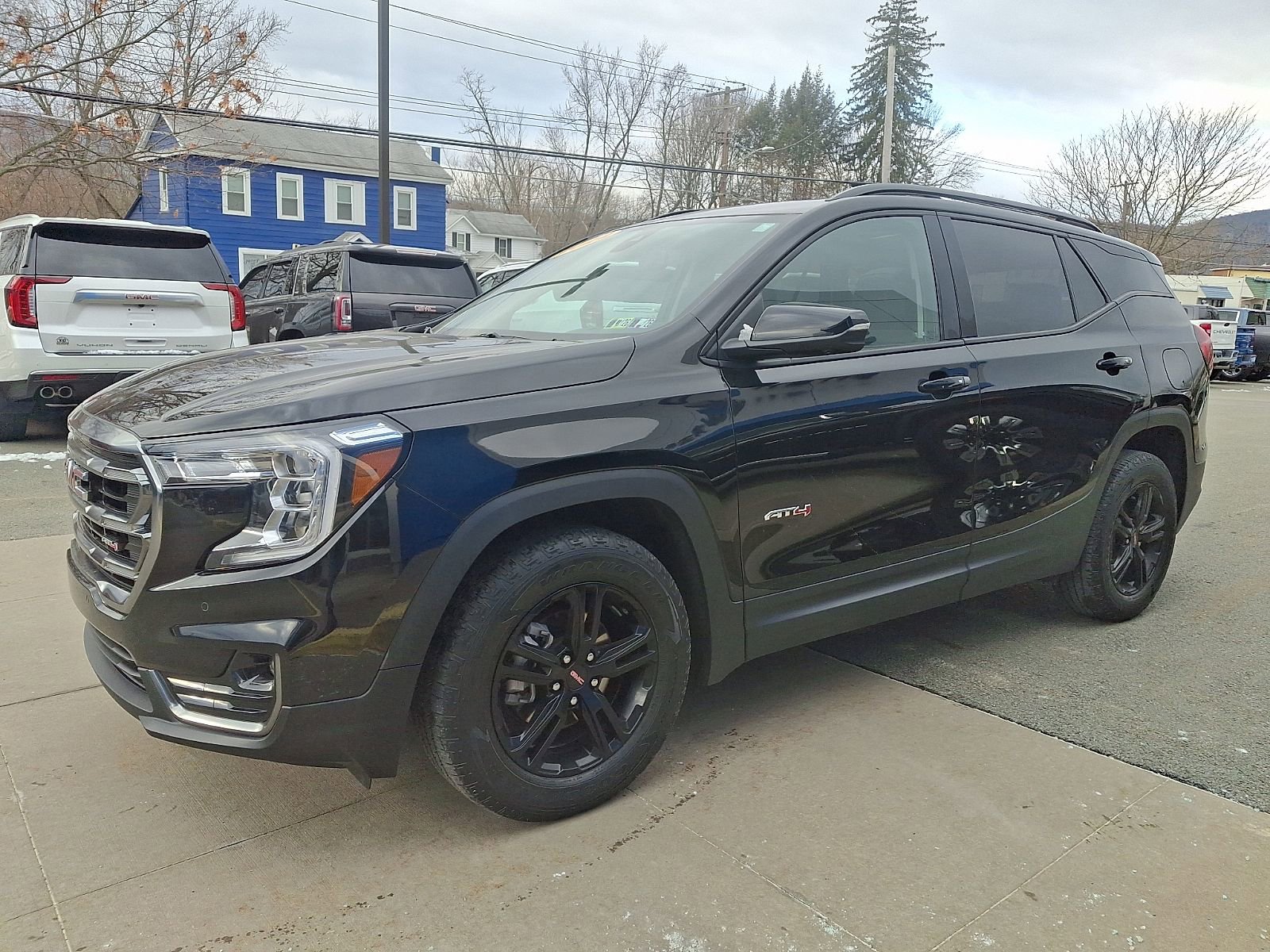 Used 2022 GMC Terrain AT4 w/ Infotainment Package II image 3