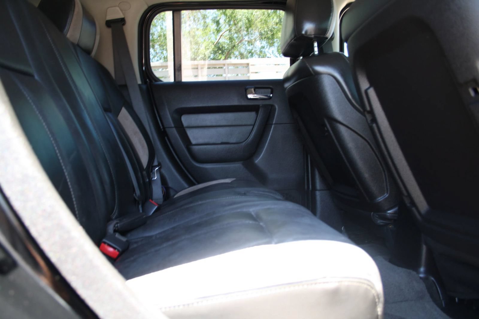 Used 2007 HUMMER H3 w/ Chrome Appearance Package AWD/4WD image 14