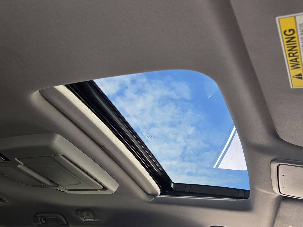 Certified 2024 Honda Odyssey Touring image 18