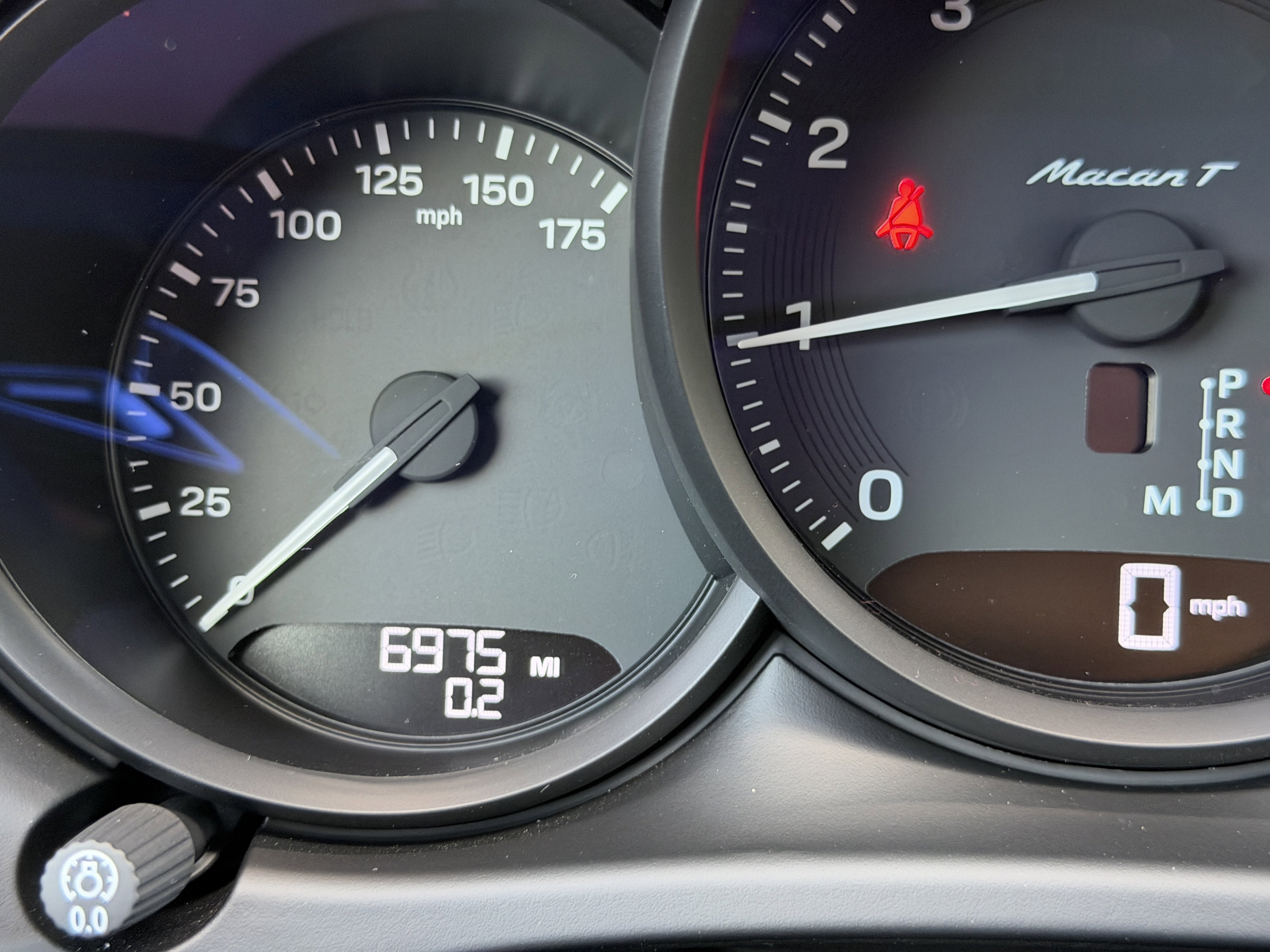 Certified 2025 Porsche Macan Turbo image 37