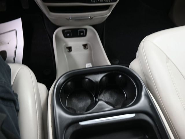 Used 2021 Chrysler Voyager Lxi image 11