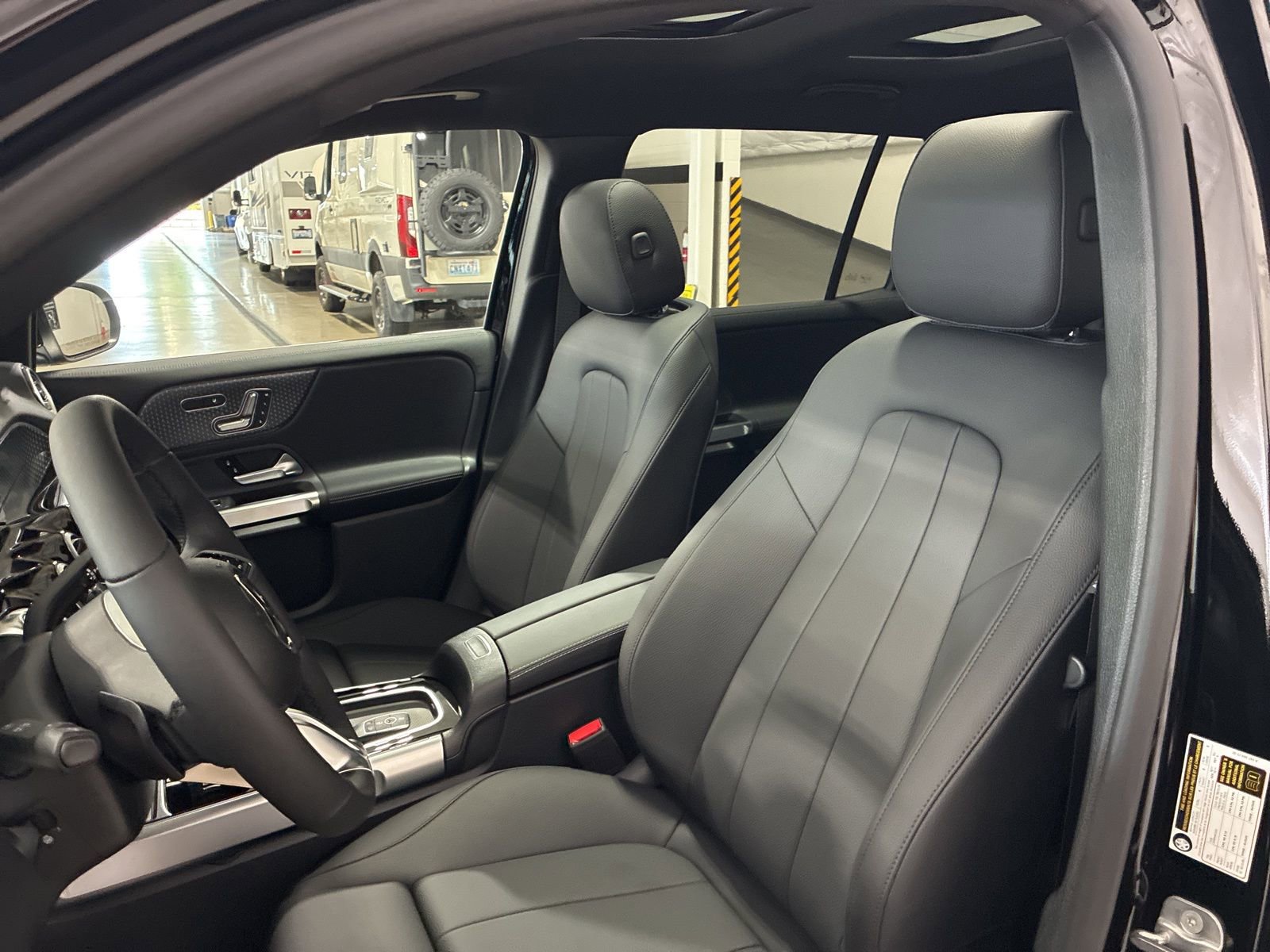 New 2025 Mercedes-Benz GLB 250 4MATIC image 10