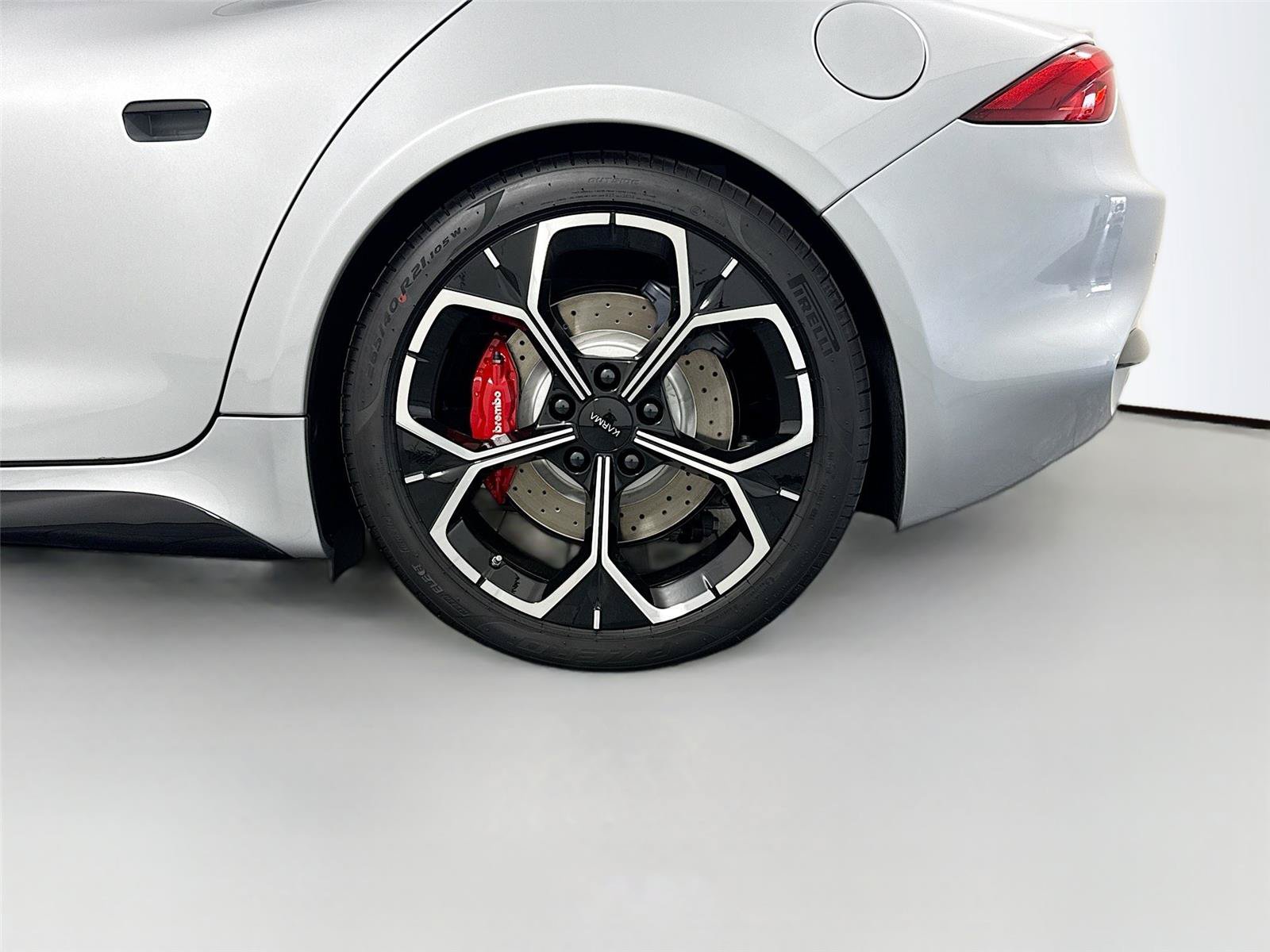 New 2025 Karma Revero Luxury RWD image 28