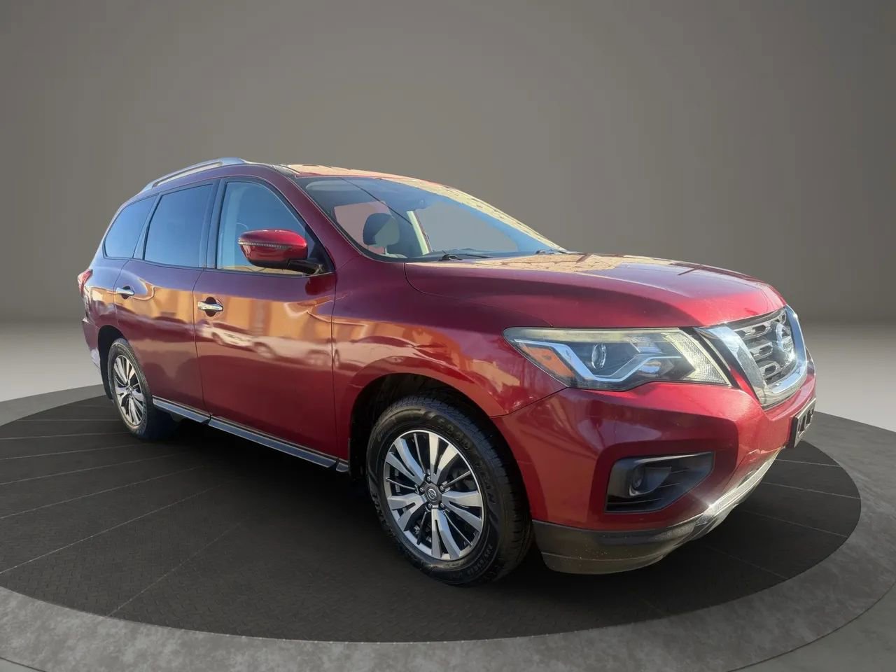 Used 2018 Nissan Pathfinder S image 3
