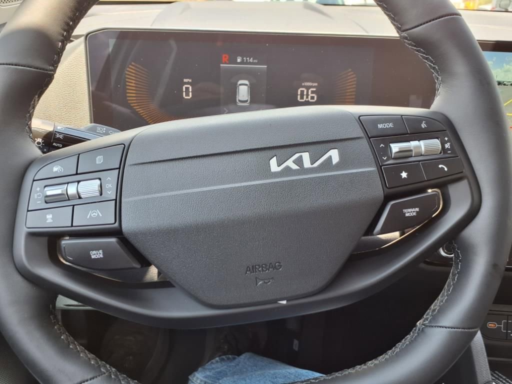 New 2026 Kia Sportage EX w/ EX Panorama Roof Package image 24