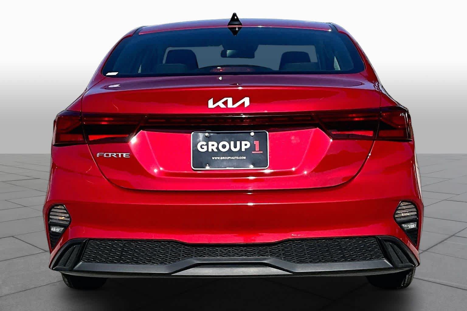 Used 2024 Kia Forte LXS w/ LXS Technology Package FWD image 5
