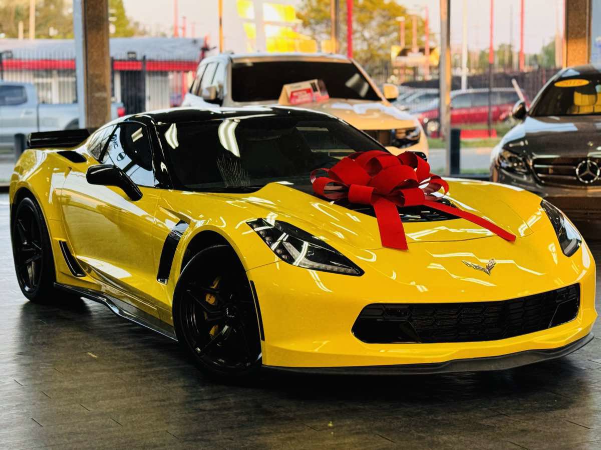Used 2016 Chevrolet Corvette Z06 w/ 3LZ Preferred Equipment Group RWD image 3