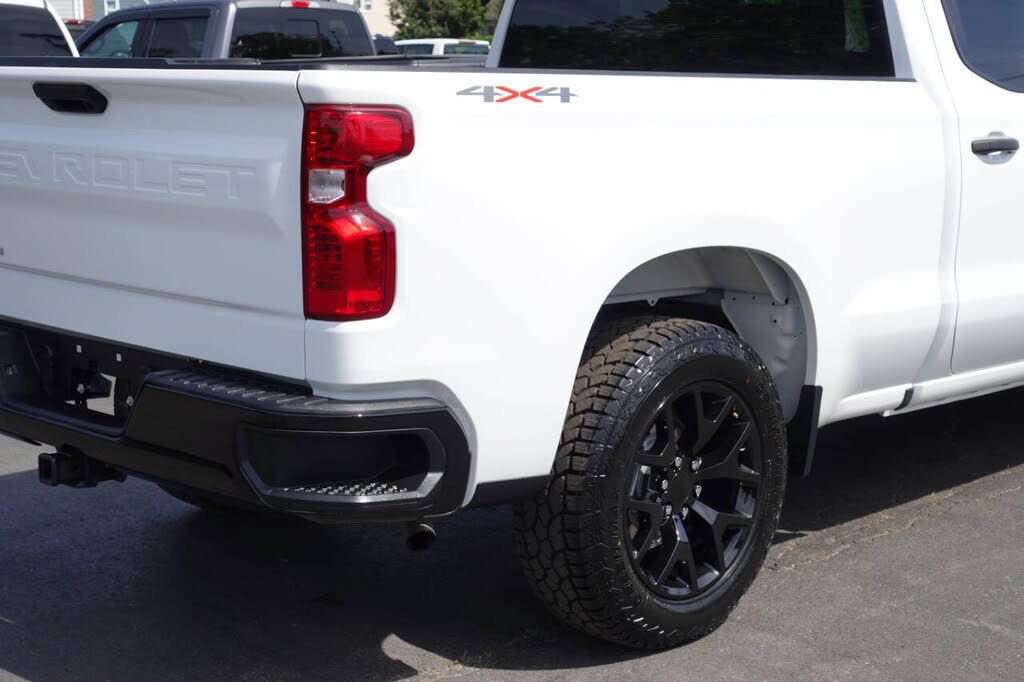 Used 2024 Chevrolet Silverado 1500 W/T w/ WT Value Package AWD/4WD image 10