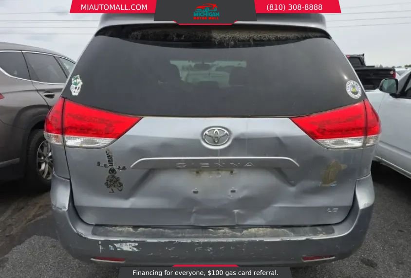 Used 2011 Toyota Sienna LE FWD image 5