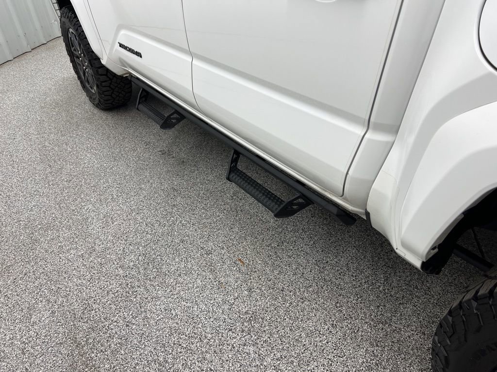 Used 2025 Toyota Tacoma TRD Sport image 9