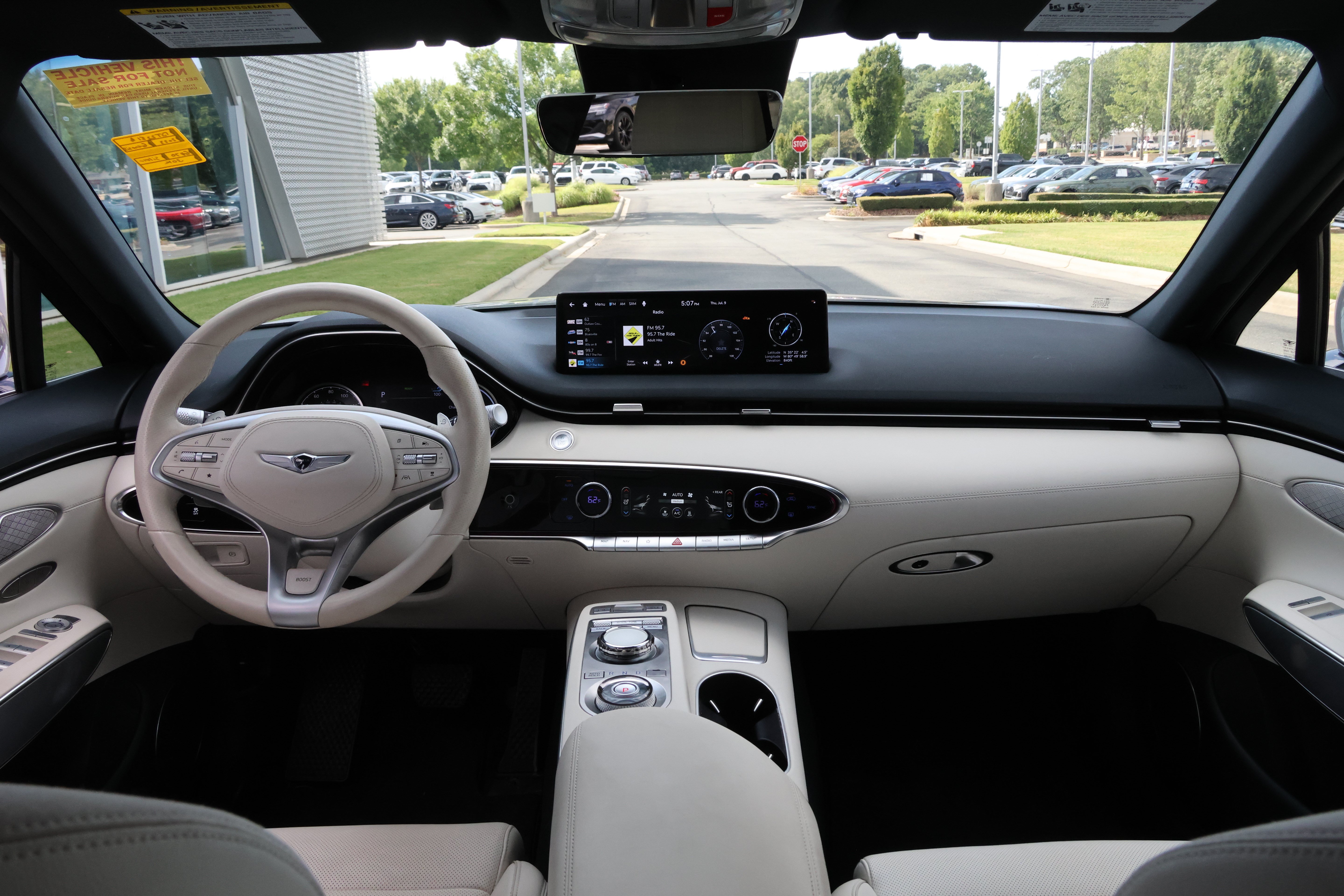 Used 2023 Genesis Electrified GV70 AWD/4WD image 17