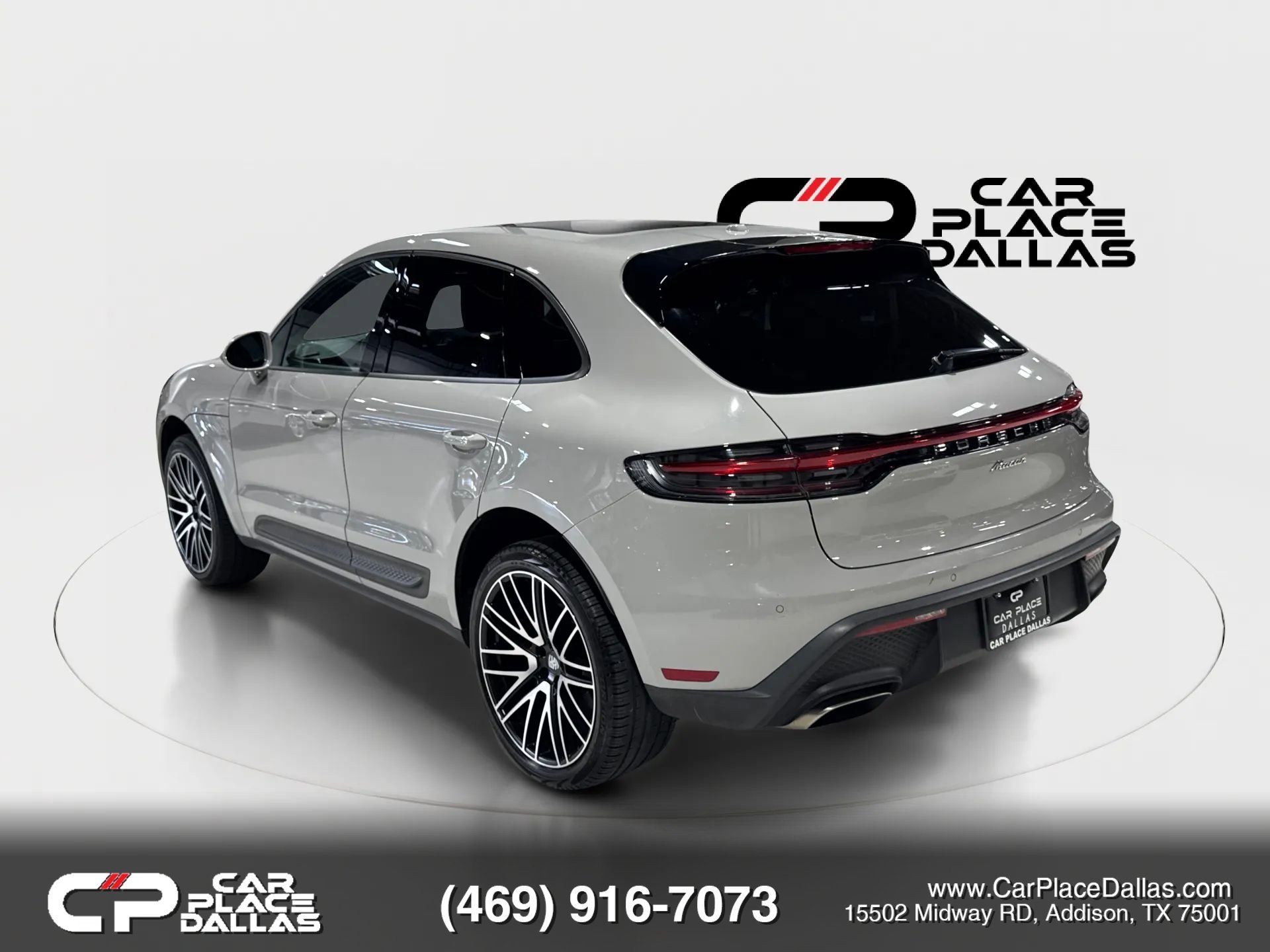Used 2022 Porsche Macan w/ Premium Package Plus AWD/4WD image 5