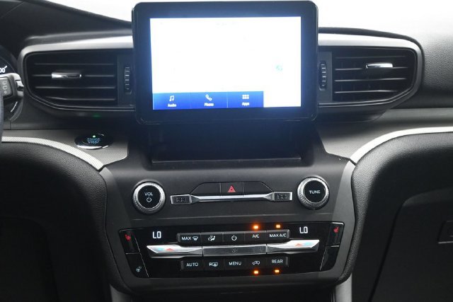 Used 2020 Ford Explorer XLT w/ Comfort Package AWD/4WD image 13