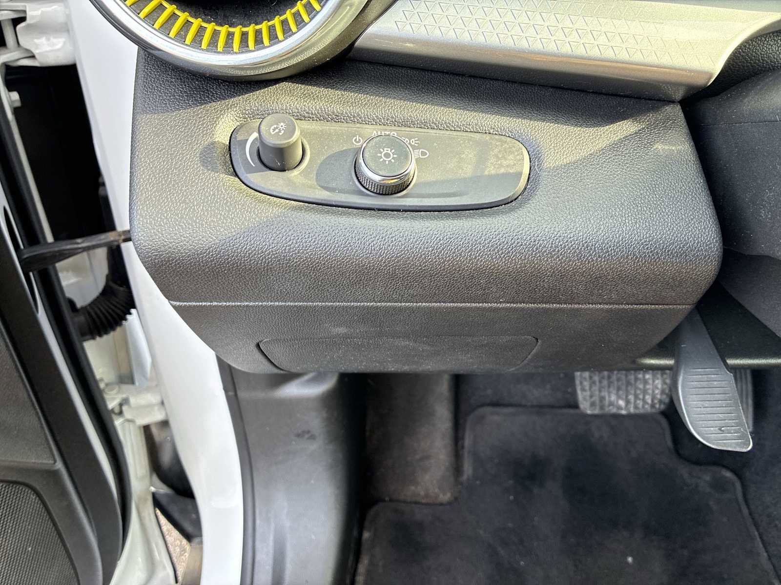 Certified 2024 Chevrolet Trax LT w/ Driver Confidence Package image 17