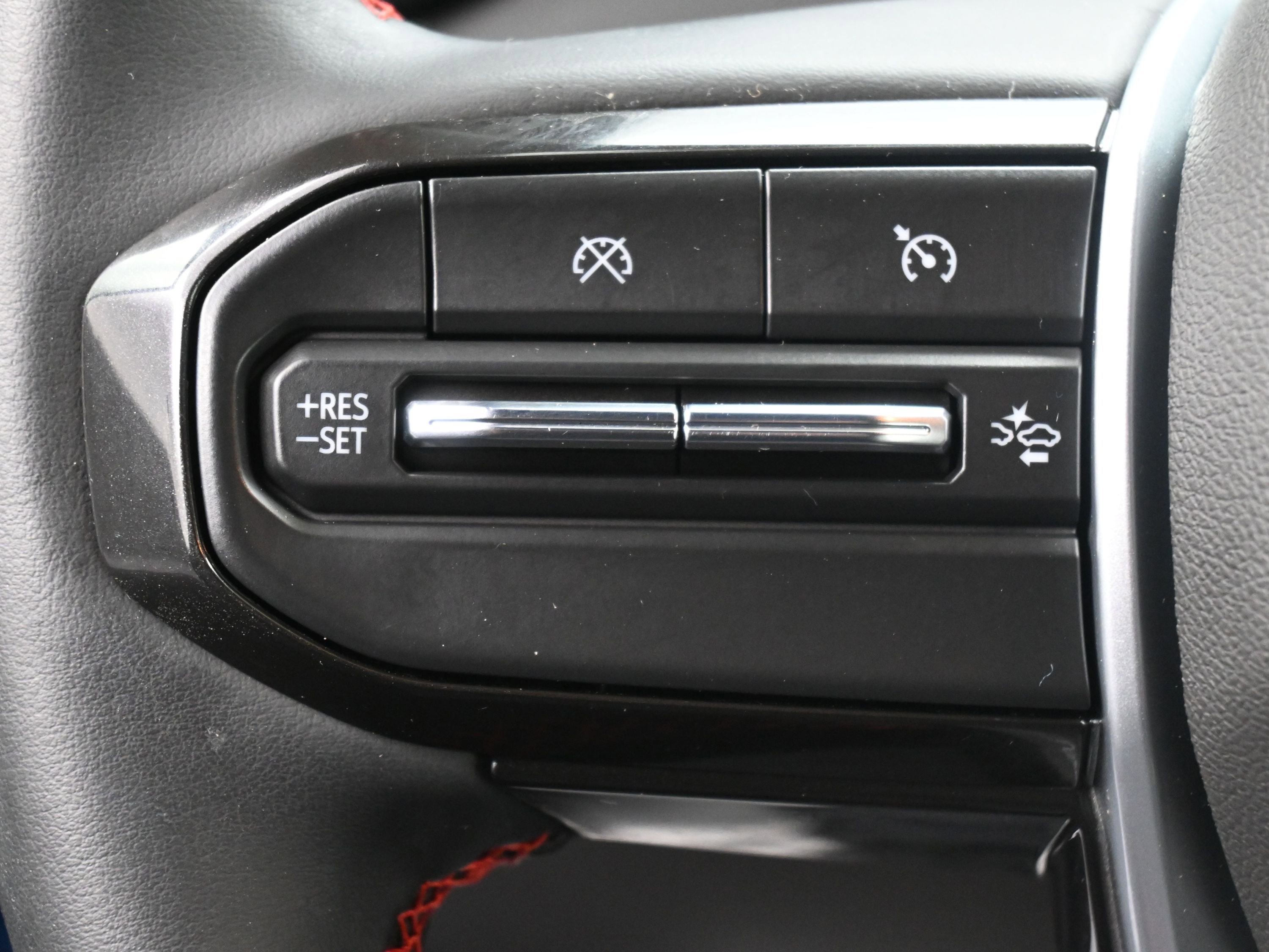 Used 2024 Chevrolet Colorado Z71 w/ Z71 Convenience Package 2 image 31