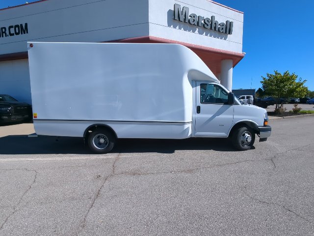 Used 2025 Chevrolet Express 3500 w/ Power Convenience Package RWD image 29