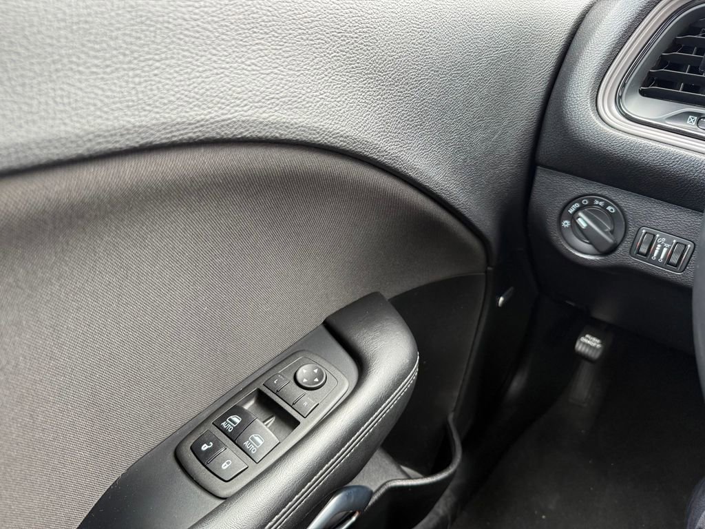 Used 2023 Dodge Challenger SXT image 21