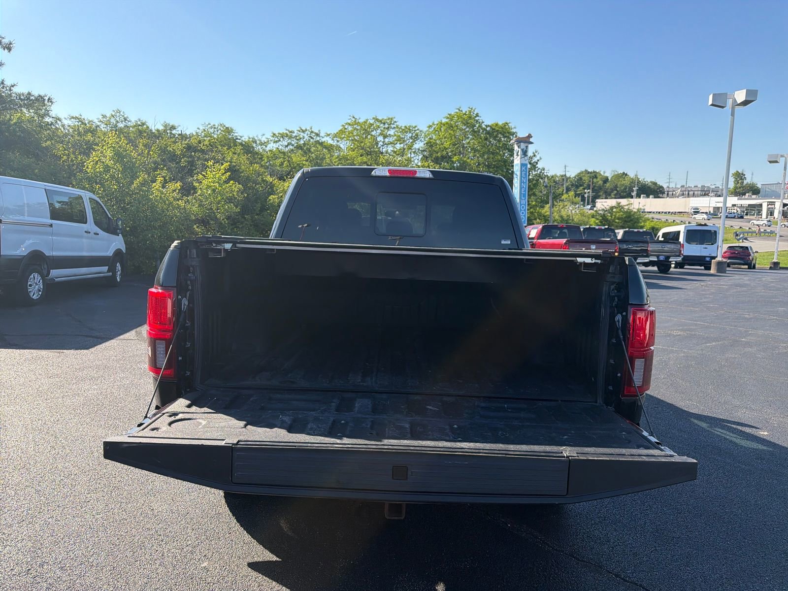 Used 2019 Ford F150 Lariat w/ Equipment Group 502A Luxury AWD/4WD image 6