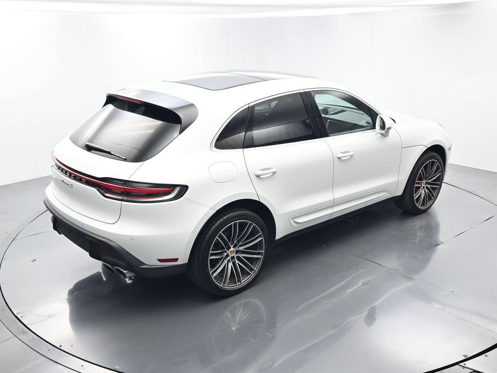 Certified 2024 Porsche Macan S AWD/4WD image 39