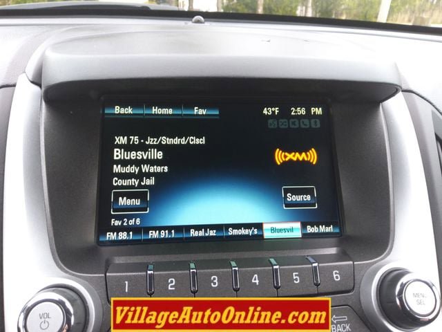 Used 2017 Chevrolet Equinox LT FWD image 19