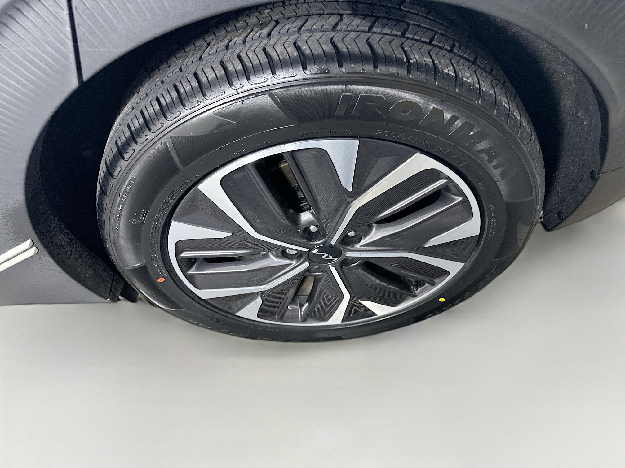 Used 2024 Kia EV6 Light RWD image 11