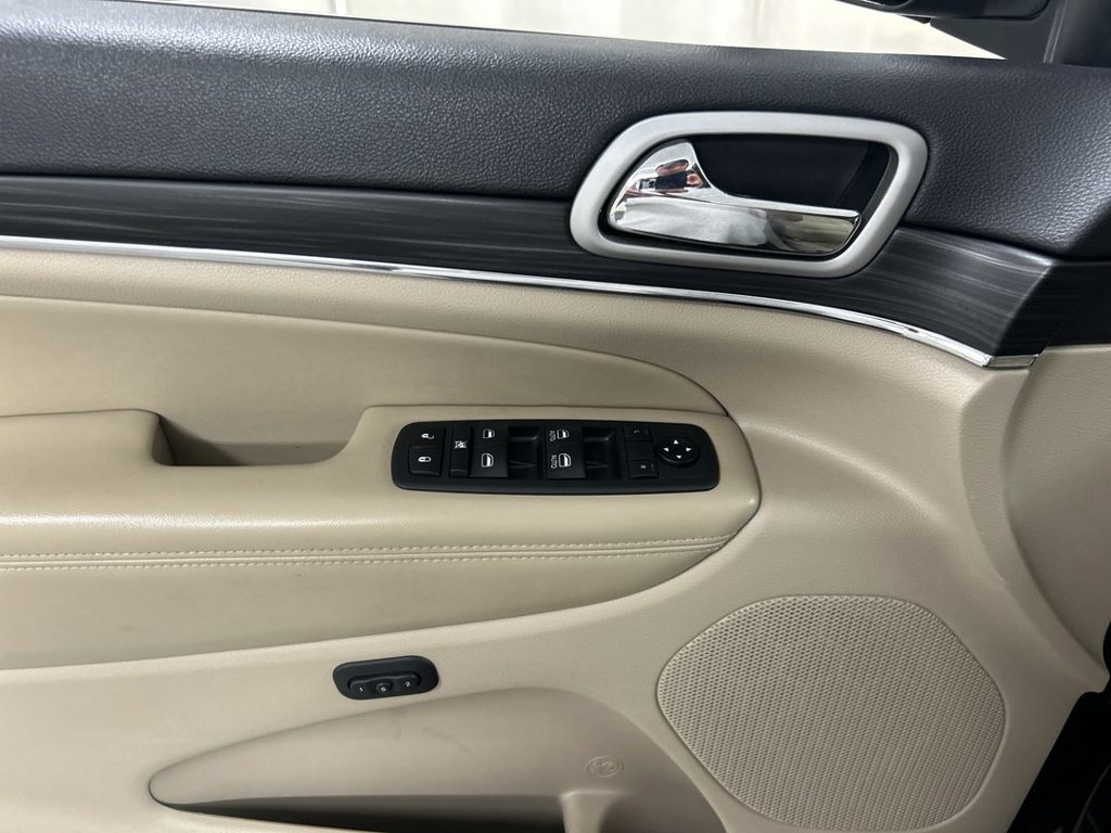 Used 2021 Jeep Grand Cherokee Limited w/ Sun & Sound Group AWD/4WD image 11