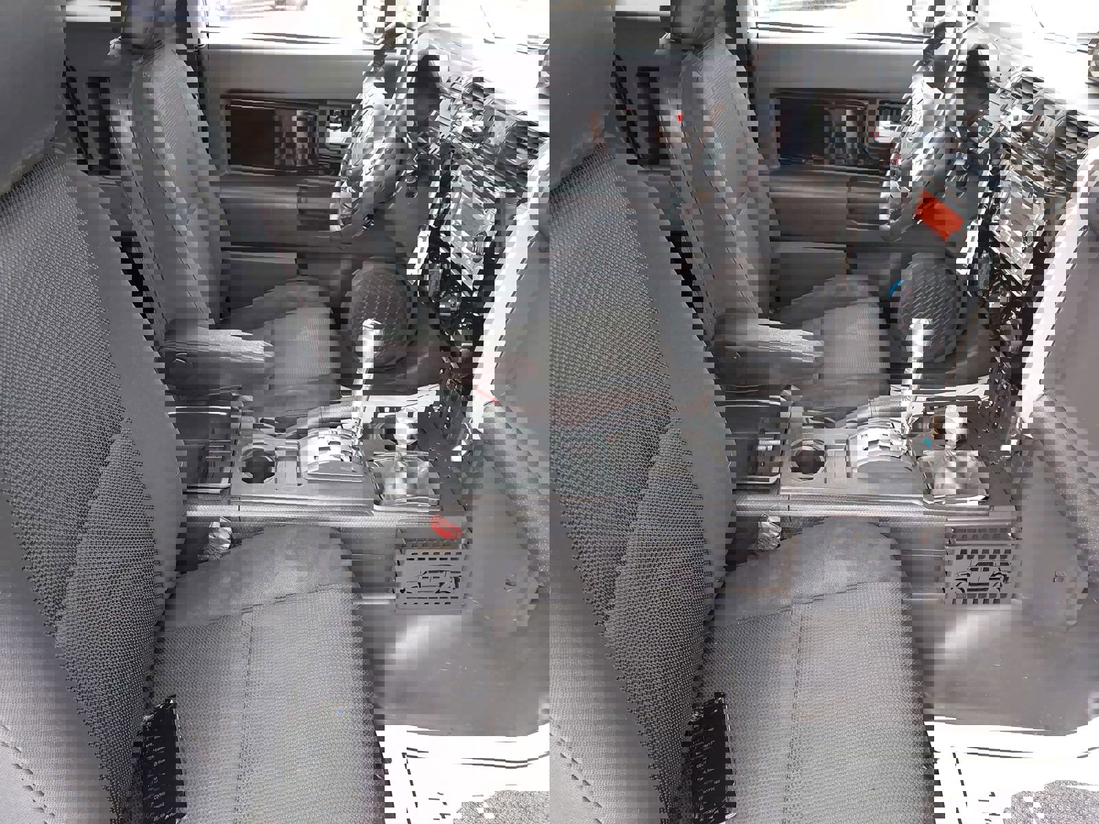 Used 2012 Toyota FJ Cruiser 4WD image 10