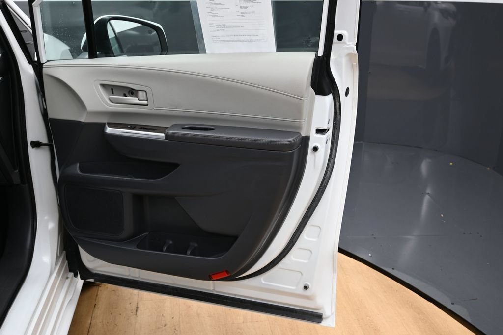 Used 2021 Toyota Sienna LE FWD image 30